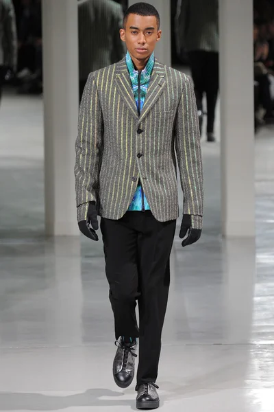 Look 27